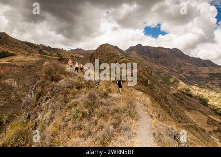 Wanderwege zu den Ruinen von Pisaq, dem Heiligen Tal, Peru, Südamerika Copyright: LauraxGrier 1218-1745 Stockfoto