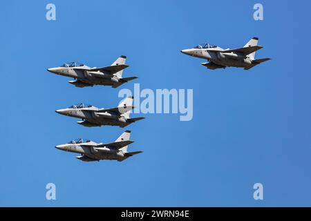 Radom, Polen - 26. August 2023: Polnische Luftwaffe Leonardo M-346 Master Bielik Trainer Jet Flugzeug fliegen. Luftfahrt- und Militärflugzeuge. Stockfoto