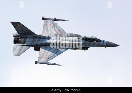 Radom, Polen - 24. August 2023: Polnische Luftwaffe Lockheed F-16 kämpfte mit Falcon-Kampfflugzeug. Luftfahrt- und Militärflugzeuge. Stockfoto