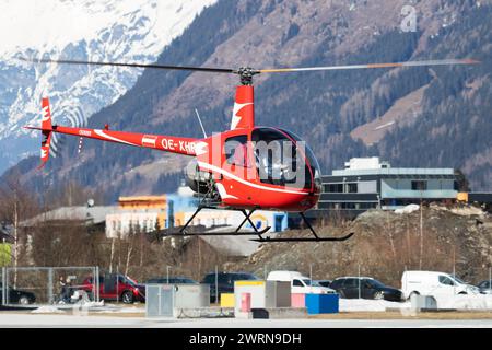 Zell am See, Österreich - 25. März 2018: Kommerzieller Hubschrauber auf Flughafen und Flugplatz. Rotorcraft. Allgemeine Luftfahrtindustrie. Zivile Versorgungsunternehmen Stockfoto