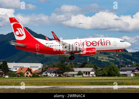 Salzburg, Österreich - 20. Mai 2013: Air Berlin Passagierflugzeug am Flughafen. Flugreisen planen. Luftfahrt und Flugzeuge. Luftverkehr. Weltweit international Stockfoto