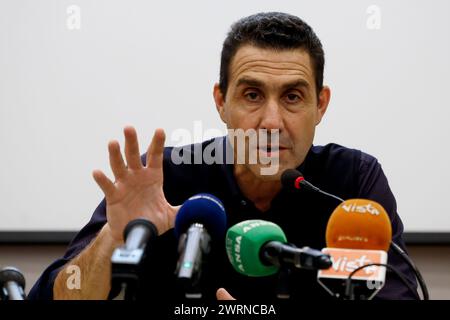 Roma, Italien. März 2024. Roberto Vannacci, generale dell'esercito sospeso per le sue affermazioni, präsenta il libro Il Coraggio Vince con la präsentazione di Francesco Storace - Roma, Italia - Mercoledì, 13 Marzo 2024 (Foto Cecilia Fabiano/LaPresse) Roberto Vannacci, General der Armee wegen seiner Erklärungen suspendiert, präsentiert das Buch Il Coraggio Vince mit der Präsentation von Francesco Storace - Politik - Rom, Italien - Mittwoch, 13. März 2024 (Foto Cecilia Fabiano/LaPresse) Credit: LaPresse/Alamy Live News Stockfoto