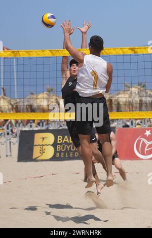 BALIKESIR, TURKIYE - 25. JUNI 2023: Undefinierter Athlet in der Pro Beach Tour Oren Leg Stockfoto