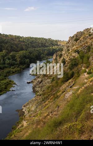 Schluchten de la Loire en aval du Barrage de Grangent Stockfoto