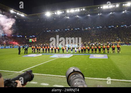 Dortmund, Deutschland. März 2024. DORTMUND, Signal Iduna Park, 13.03.2024, Saison 2023/2024, UEFA Champions League. Während des Spiels Borussia Dortmund - PSV, Line-up der beiden Teams vor dem Spiel Credit: Pro Shots/Alamy Live News Stockfoto