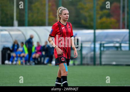 Ystrad Mynach, Wales. 3. Oktober 2021. Jessica Watkins von Hounslow Women während des FA Women's National League Southern Premier Division Spiels zwischen Cardiff City Ladies und Hounslow Women im Centre of Sporting Excellence in Ystrad Mynach, Wales, Großbritannien am 3. Oktober 2021. Quelle: Duncan Thomas/Majestic Media. Stockfoto