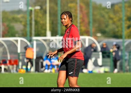Ystrad Mynach, Wales. 3. Oktober 2021. Shakira Waithe of Hounslow Women während des FA Women's National League Southern Premier Division Spiels zwischen Cardiff City Ladies und Hounslow Women im Centre of Sporting Excellence in Ystrad Mynach, Wales, Großbritannien am 3. Oktober 2021. Quelle: Duncan Thomas/Majestic Media. Stockfoto