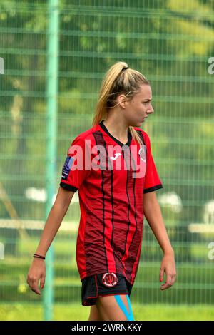 Ystrad Mynach, Wales. 3. Oktober 2021. Jessica Watkins von Hounslow Women während des FA Women's National League Southern Premier Division Spiels zwischen Cardiff City Ladies und Hounslow Women im Centre of Sporting Excellence in Ystrad Mynach, Wales, Großbritannien am 3. Oktober 2021. Quelle: Duncan Thomas/Majestic Media. Stockfoto