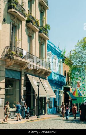 Straße in san telmo, buenos aires, argentinien - 2. märz 2024. Hochwertige Fotos Stockfoto