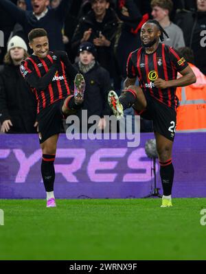 Bournemouth, Großbritannien. , 2024. Bournemouth, England, 13. März 2024: Bournemouth's Antoine Semenyo (rechts) feiert das vierte Tor seiner Mannschaft mit Marcus Tavernier (links) während des Premier League-Spiels zwischen Bournemouth und Luton Town im Vitality Stadium in Bournemouth, England. (David Horton/SPP) Credit: SPP Sport Press Photo. /Alamy Live News Stockfoto