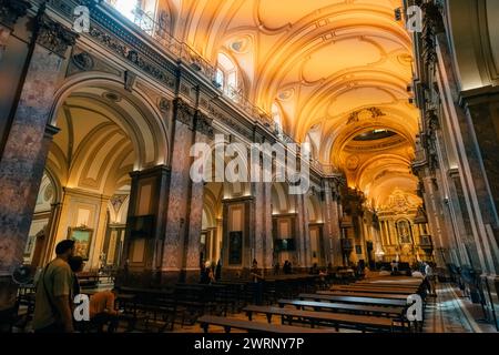 General San Martin Mausoleum in der Kathedrale von Buenos Aires. Argentinien - 2. märz 2024. Hochwertige Fotos Stockfoto