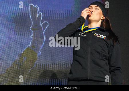 Leeuwarden, Niederlande. März 2024. LEEUWARDEN, NIEDERLANDE - 13. MÄRZ: Dione Voskamp während des Zilveren Bal in Elfstedenhal am 13. März 2024 in Leeuwarden, Niederlande. (Foto von Douwe Bijlsma/Orange Pictures) Credit: Orange Pics BV/Alamy Live News Stockfoto