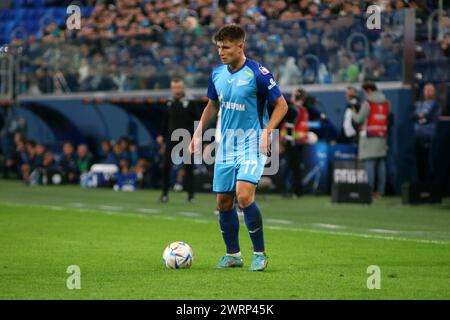 Andrey Mostovoy (17) von Zenit, der während des russischen Fußballspiels 2023/2024 zwischen Zenit Sankt Petersburg und Krylia Dynamo Moskau in der Gazprom Arena im Einsatz war. Endpunktzahl: Zenit 2:0 Dynamo. Stockfoto