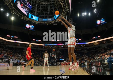 Minneapolis, Minnesota, USA. März 2024. Maryland Terrapins Center BRADEN PIERCE (4) schießt für drei während eines Spiels zwischen Maryland und Rutgers während des TIAA Big10 Männer Basketballturniers 2024 im Target Center in Minneapolis am 13. März 2024. (Kreditbild: © Steven Garcia/ZUMA Press Wire) NUR REDAKTIONELLE VERWENDUNG! Nicht für kommerzielle ZWECKE! Stockfoto