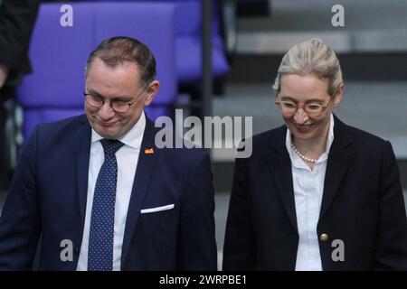 Berlin, Deutschland, 13.03.2024: Deutscher Bundestag: 156. Sitzung: Tino Chrupalla und Alice Weidel, beide AfD *** Berlin, 13 03 2024 Deutscher Bundestag 156 Treffen Tino Chrupalla und Alice Weidel, beide AfD Copyright: XdtsxNachrichtenagenturx dts 32542 Stockfoto