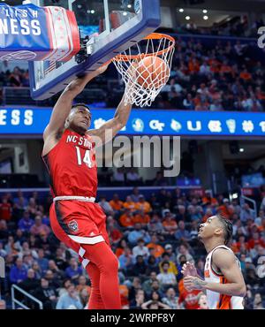 13. März 2024: NC State Wolfpack Guard (14) Casey Morsell taucht den Ball während eines ACC Men's Basketball Turniers zwischen dem NC State Wolfpack und der Syracuse Orange in der Capital One Arena in Washington, DC Justin Cooper/CSM Stockfoto