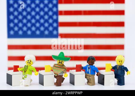 Der Bürger wählt im Wahllokal Stockfoto