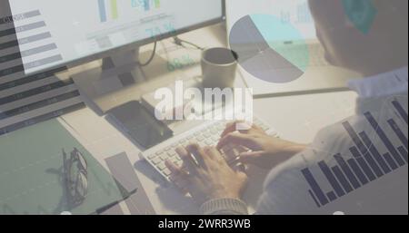 Bild von der Verarbeitung von Finanzdaten gegenüber birassischen Geschäftsleuten Stockfoto