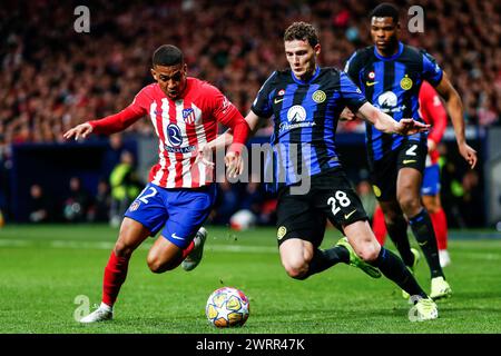 Samuel Lino von Atletico de Madrid und Benjamin Pavard von Inter während der UEFA Champions League, Achtelfinale, 2. Legs-Fußballspiel zwischen Atletico de Madrid und FC Internazionale am 13. März 2024 im Civitas Metropolitano Stadion in Madrid, Spanien Stockfoto