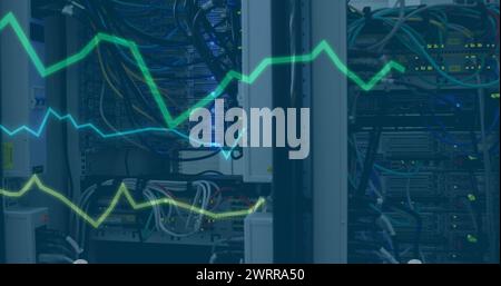 Bild der Verarbeitung von Finanzdaten über den Serverraum Stockfoto