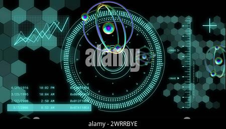 Bild des sich drehenden Atommodells und der Datenverarbeitung auf schwarzem Hintergrund Stockfoto