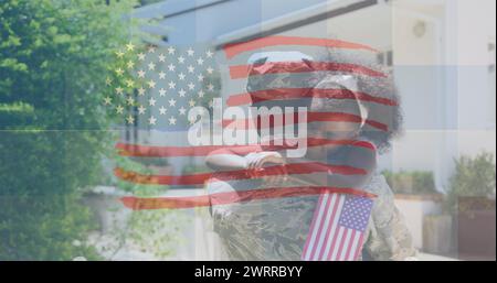 Bild der Flagge der usa, die über einen schreienden afroamerikanischen Soldaten und seine Tochter winkt Stockfoto