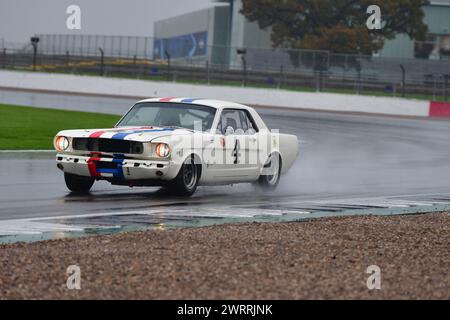 Dave Coyne, Mark Wright, Ford Mustang, HRDC Jack Sears Trophy für 1958-1966 Touring Cars, ein 45-minütiges Rennen mit der Option eines zweiten Fahrers, b Stockfoto