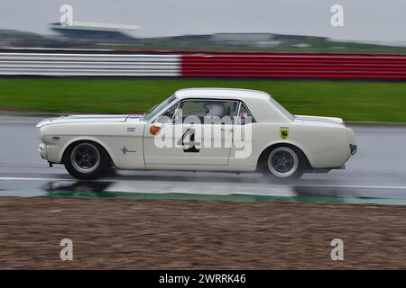 Dave Coyne, Mark Wright, Ford Mustang, HRDC Jack Sears Trophy für 1958-1966 Touring Cars, ein 45-minütiges Rennen mit der Option eines zweiten Fahrers, b Stockfoto