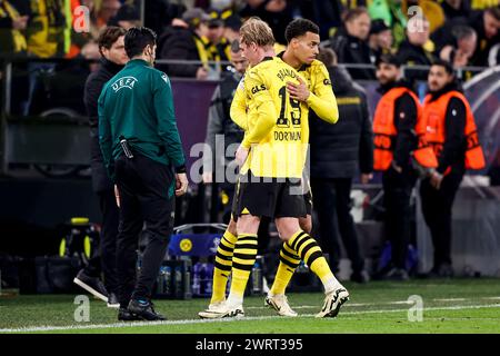 DORTMUND, DEUTSCHLAND - 13. MÄRZ: Julian Brandt (Borussia Dortmund) und Felix Nmecha (Borussia Dortmund) treten bei der UEFA Champions League 202 an Stockfoto