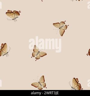Braune Schmetterlinge, nahtloses minimalistisches Aquarellmuster auf beigefarbenem Hintergrund. Für den Einsatz in Design, Stoff, Textil, Scrapbooking, Tapeten, Umhüllung p Stockfoto