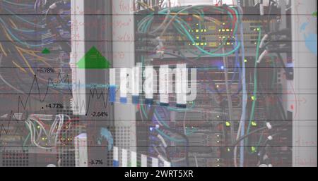 Abbildung der mathematischen Gleichungen und der Datenverarbeitung im Serverraum Stockfoto