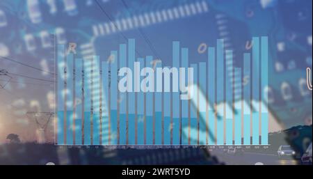 Bild der statistischen Datenverarbeitung und Alphabete, die über Netzwerkmasten schweben Stockfoto