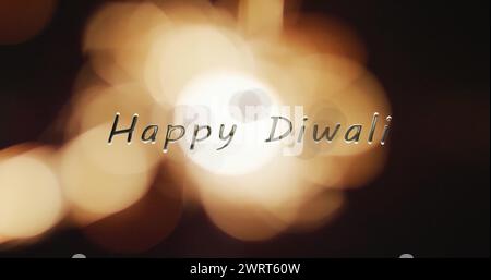 Bild von Happy diwali Text über leuchtenden Lichtern auf schwarzem Hintergrund Stockfoto