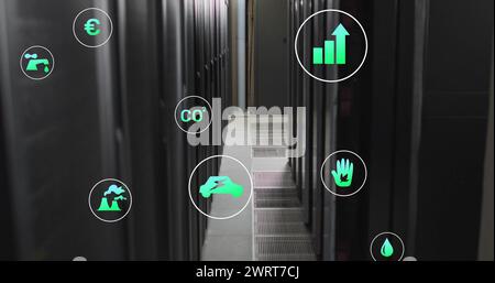 Abbildung von Ökosymbolen und Datenverarbeitung über Computerserver Stockfoto