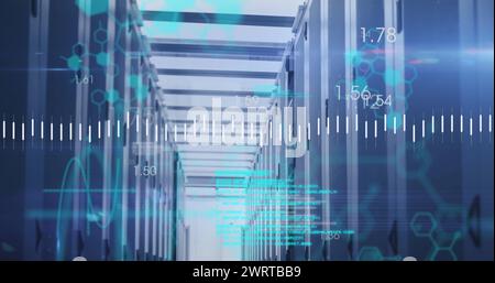 Bild der Verarbeitung von Finanzdaten über Computerserver Stockfoto