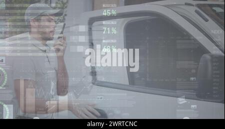 Bild von Statistiken und Verarbeitung von Finanzdaten über Liefermann und Lieferwagen Stockfoto