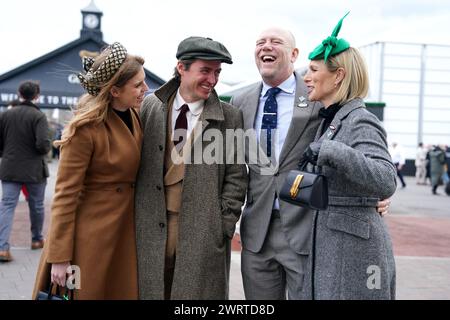 Prinzessin Beatrice (links) mit Edoardo Mapelli mozzi und Mike Tindall und Zara Tindall (rechts) am dritten Tag des Cheltenham Festivals 2024 auf der Cheltenham Racecourse. Bilddatum: Donnerstag, 14. März 2024. Stockfoto