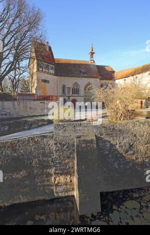 Klingenbastei mit Wolfgangskirche und Stadttor als Teil der historischen Stadtbefestigung, Stadtmauer, Rothenburg ob der Tauber Stockfoto