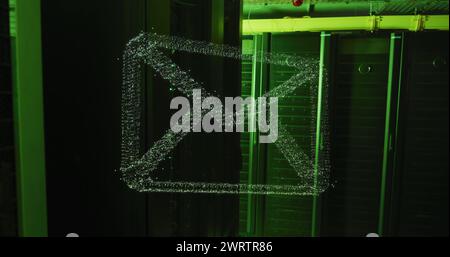 Abbildung: Verbindungen mit Symbolen und Datenverarbeitung über Computerserver Stockfoto