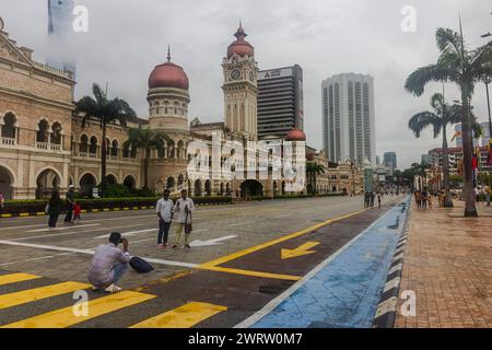 Blick auf das Sultan Abdul Samad Building und Jalan Raja in Kuala Lumpur, Malaysia. Sultan Abdul Samad Gebäude auf dem Merdaka Platz. Stockfoto