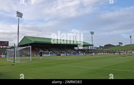 BetMcLean Oval, Belfast, Nordirland, Großbritannien. August 2023. Sports Direct Premiership – Glentoran gegen Larne. Das Oval, Heimstadion des Glentoran Football Club. Stockfoto