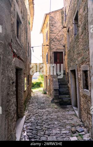 Motovun wunderschönes Steindorf auf einem Hügel in der kroatischen Gegend, auch kroatische Toskana genannt Stockfoto