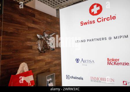 Cannes, Frankreich. März 2024. Swiss Circle - MIPIM in Cannes, Frankreich am 12. März 2024. Foto: Laurent Coust/ABACAPRESS.COM Credit: Abaca Press/Alamy Live News Stockfoto