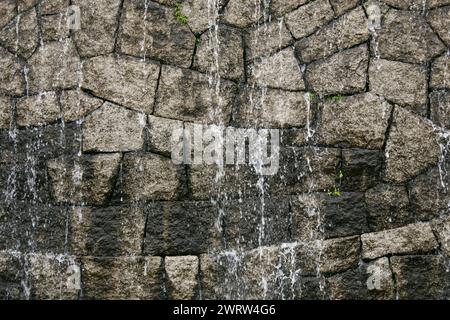 Nagoya, Japan; 10. Oktober 2023: Japanische Burg in der Stadt Nagoya und Besucher in ihren Gärten. Stockfoto