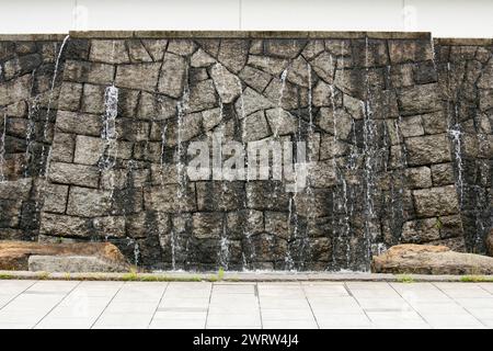 Nagoya, Japan; 10. Oktober 2023: Japanische Burg in der Stadt Nagoya und Besucher in ihren Gärten. Stockfoto