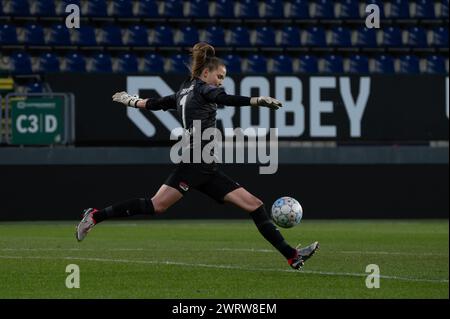 Sittard, Niederlande. März 2024. Sittard, Niederlande, 9. März 2024: Femke Liefting (1 AZ) im Azerion Vrouwen Eredivisie Spiel zwischen Fortuna Sittard und AZ Alkmaar im Fortuna Sittard Stadion (Martin Pitsch/SPP) Credit: SPP Sport Press Photo. /Alamy Live News Stockfoto