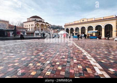 Athen, Griechenland - 03. März 2024: Monastiraki-Platz in Athen an einem frühen Morgen Stockfoto