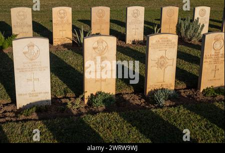 Gräber britischer Soldaten, die bei der Nordafrikanischen Kampagne im Februar 1943 getötet wurden, Enfidaville war Cemetery, Enfidha, Tunesien. Stockfoto