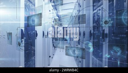 Bild der Datenverarbeitung über dem Serverraum Stockfoto