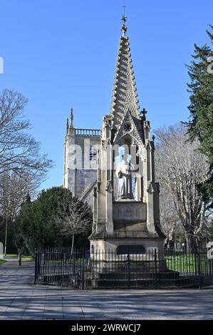 Die Statue von John Hooper, Bischof von Gloucester 1551-1555, steht auf dem St. Mary's Square in der Nähe der Kathedrale in der Stadt Stockfoto